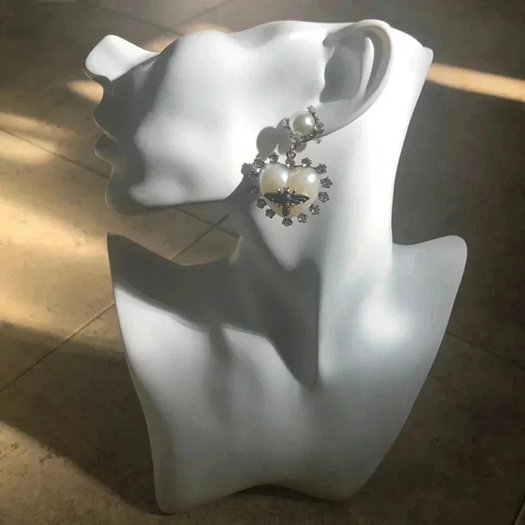 Bee Earrings - Picture 1 of 5